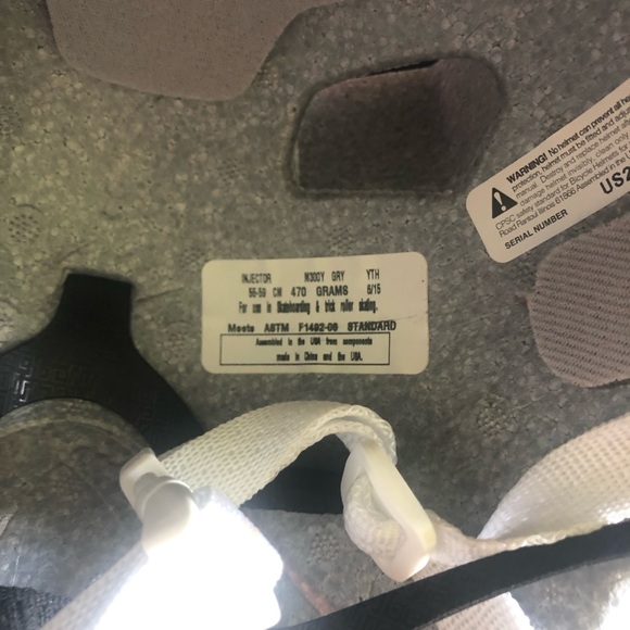 LADIES PINK BELL BICYCLE/SKATE BOARDING HELMUT— - Picture 4 of 6